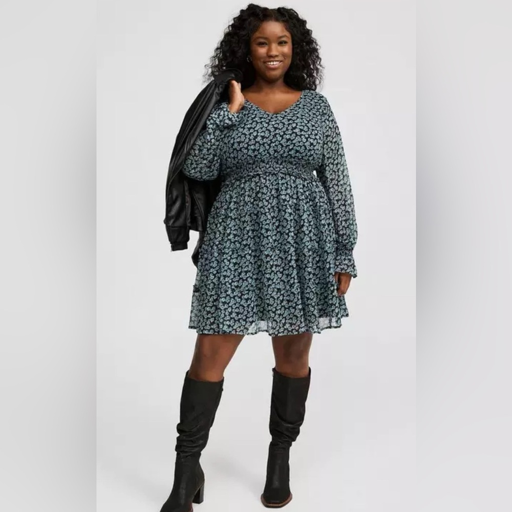 Torrid, Blue Floral , Tiered, Chiffon Dress.  NWT! Size 00, 10, M/L.